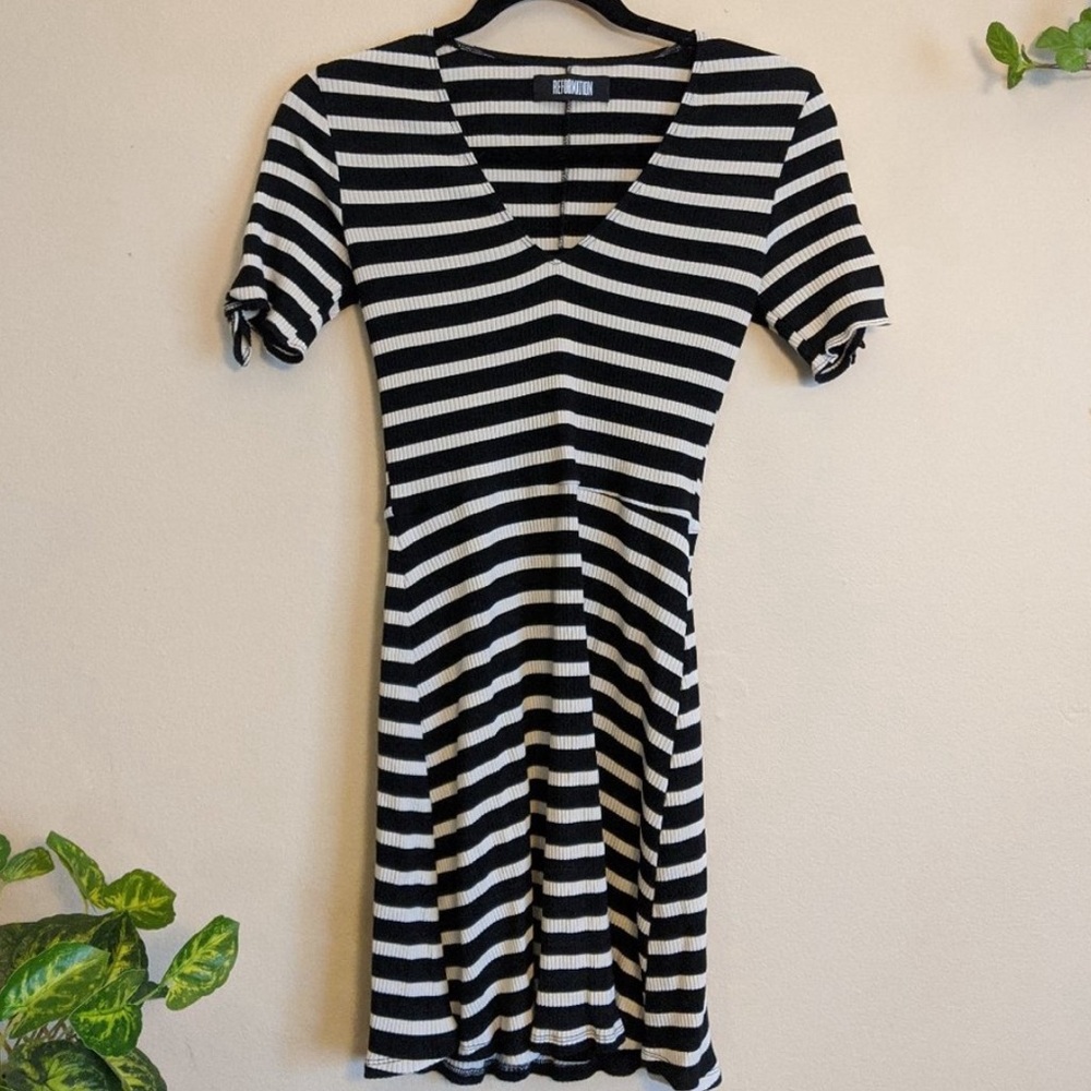 Black & White Stripe V-Neck Knit Dress
